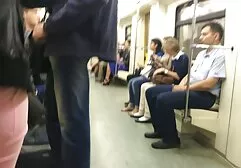 लतीना अपनी चूत के होंठ और गांड को सहलाती है और फिर अपनी चूत पर कपड़े की कतरन डालती है सेक्सी मूवी वीडियो हिंदी