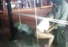 फिशनेट में स्किनी एशियन महिला ने अपना पैर हिंदी मूवी फुल सेक्स ऊपर उठा लिया और गधे में दो लोग हो गए