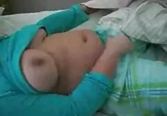 लड़की बाहर एक हिल dildo का उपयोग कर उसकी बिल्ली सेक्सी मूवी पिक्चर हिंदी में झटका