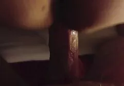 कुतिया एक काले आदमी के phallus द्वारा मोहित है और उसके साथ सेक्सी फिल्म फिल्म फिल्म सक्रिय रूप से बकवास करना चाहती है