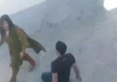पार्टनर बड़े चूतड़ पर छींटों के साथ चिक को सेक्सी फिल्म फुल वीडियो सजाता है और उसे क्रोकेट में पाउंड करता है