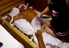 एक प्रेमी एक मोटे लिंग पर एक सेक्सी मूवी गुजराती गधे लड़की की एक तैलीय भट्ठा डालता है