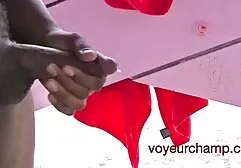 एक तंग गधे में इंग्लिश सेक्स मूवी फुल एथलेटिक फूहड़ लेगिंग उतारता है और योनि में उसके प्रेमी को दिया जाता है
