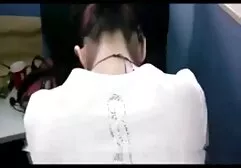 माँ हिंदी में सेक्सी मूवी वीडियो शॉर्ट शॉर्ट्स उतारती है और बैंगनी थोंग्स में एक बड़ा गधा दिखाती है